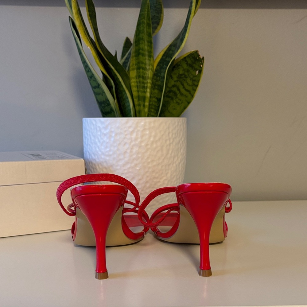 Elegant Red Strappy Heels - Picture 4 of 6